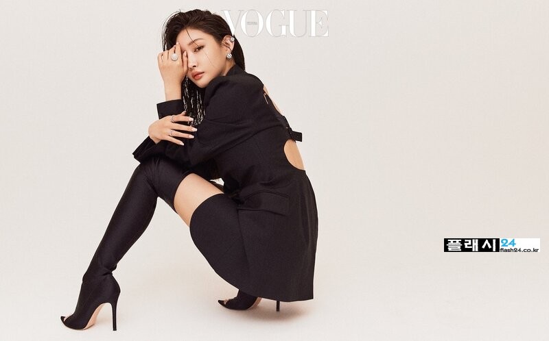 Chungha-for-Vogue-Korea-Magazine-September-2021-issue-documents-3.jpg