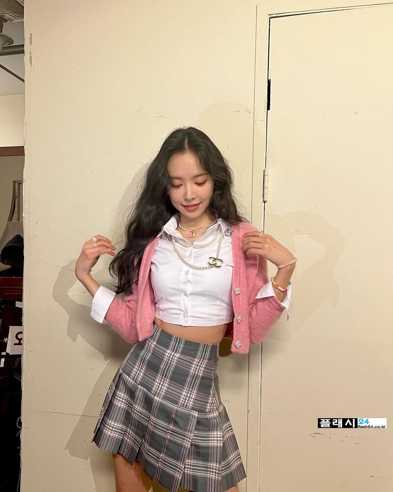 220101-Apink-Naeun-Instagram-Update-documents-4.jpg