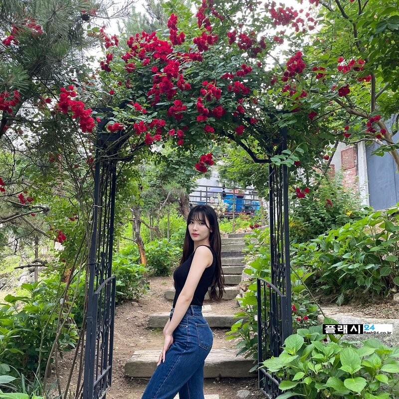 210620-Sohee-Instagram-Update-documents-1.jpg