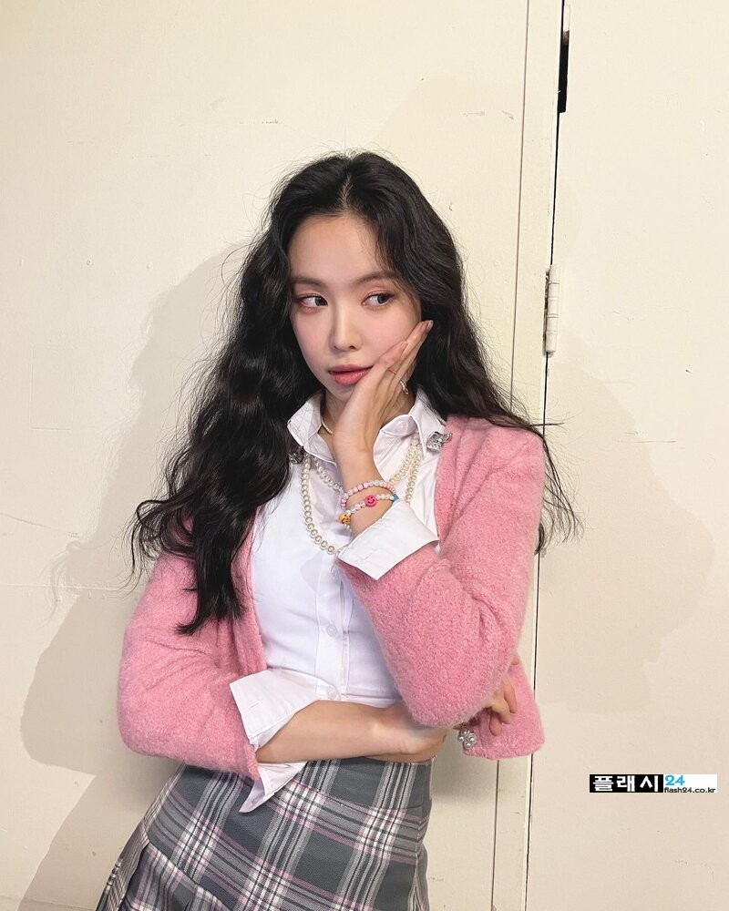 220101-Apink-Naeun-Instagram-Update-documents-2.jpg