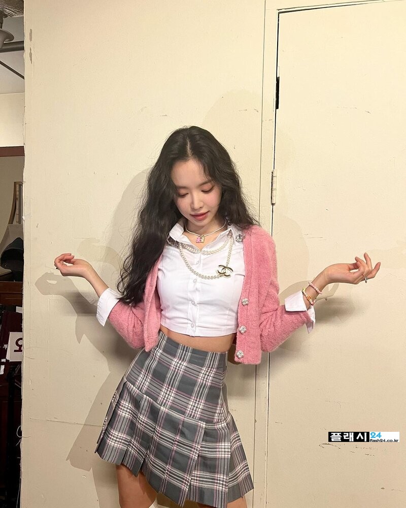 220101-Apink-Naeun-Instagram-Update-documents-5.jpg