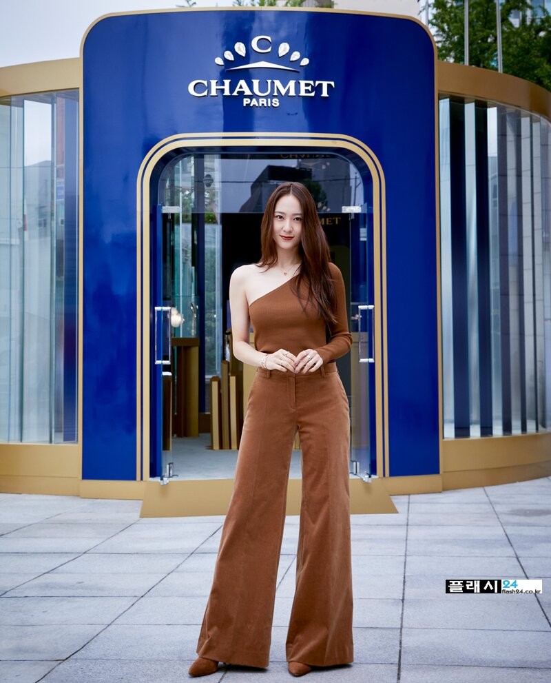 211005-Krystal-at-Chaumet-Pop-up-store-event-documents-1.jpg