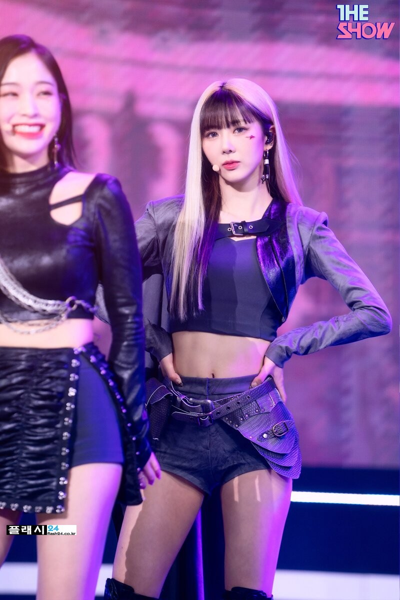 220426-Dreamcatcher-Yoohyeon-at-The-Show-documents-1.jpg
