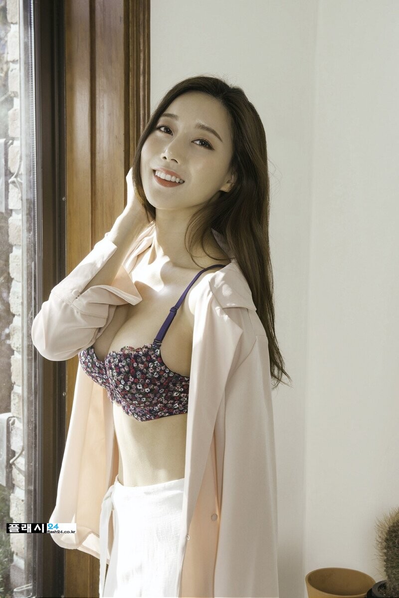 Rainbow-s-Seungah-for-Bodyguard-Lingerie-documents-2(1).jpg