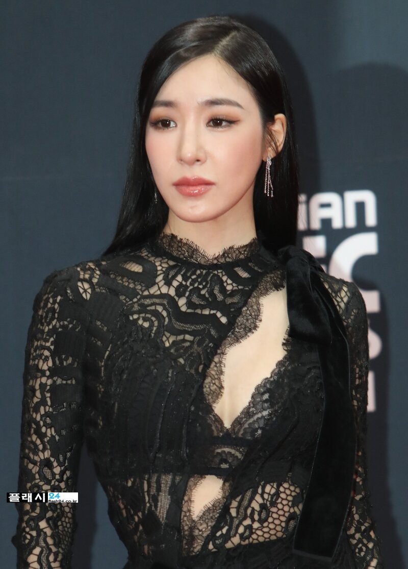 211211-Tiffany-Young-at-MAMA-2021-Red-Carpet-documents-11.jpg