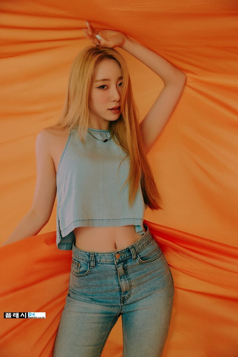 WJSN-Yeonjung-for-Universe-Feel-the-Breeze-Photoshoot-2022-documents-2.jpg