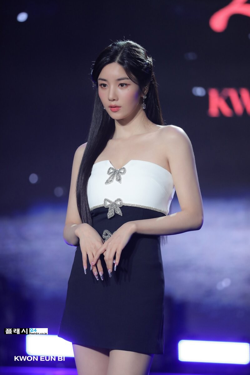 221108-Woollim-Naver-Post-Kwon-Eunbi-Lethality-Showcase-Behind-documents-4.jpg