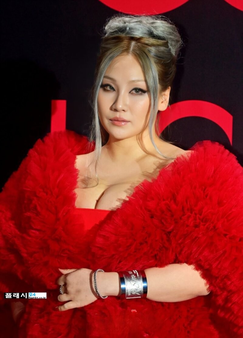 December-8-2022-CL-at-GQ-Night-Party-in-Seoul-documents-2(1).jpg