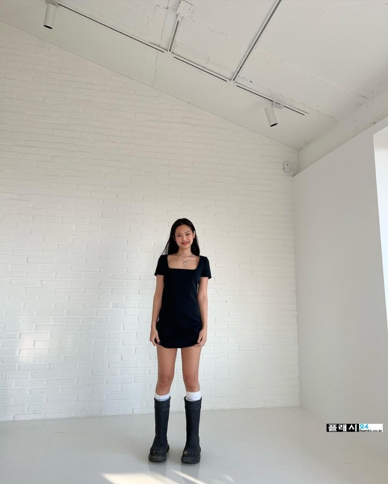 jennierubyjane_277819792_4994131597368001_7235744163653566576_n.jpg