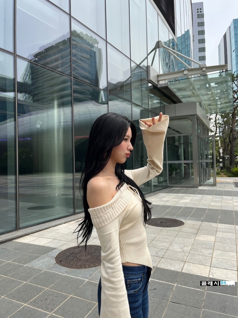 230520-G-I-DLE-Twitter-Miyeon-1.jpg