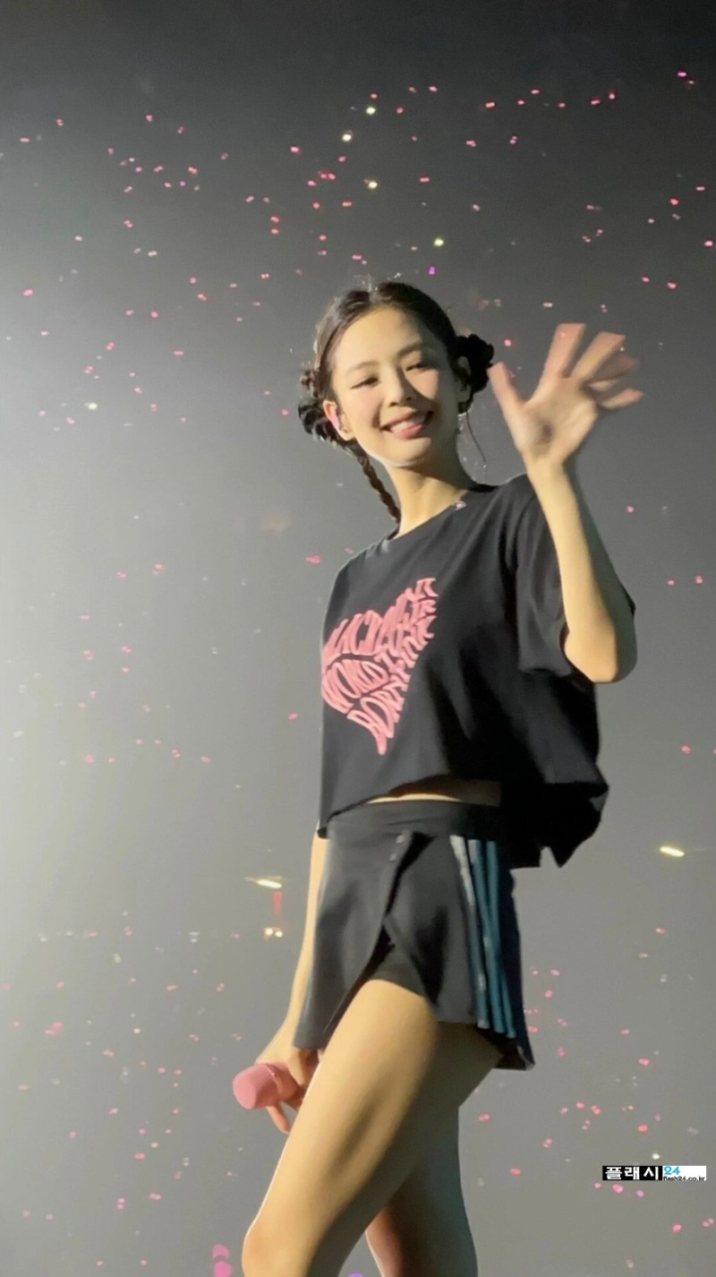 230513-BLACKPINK-Jennie-18.jpg