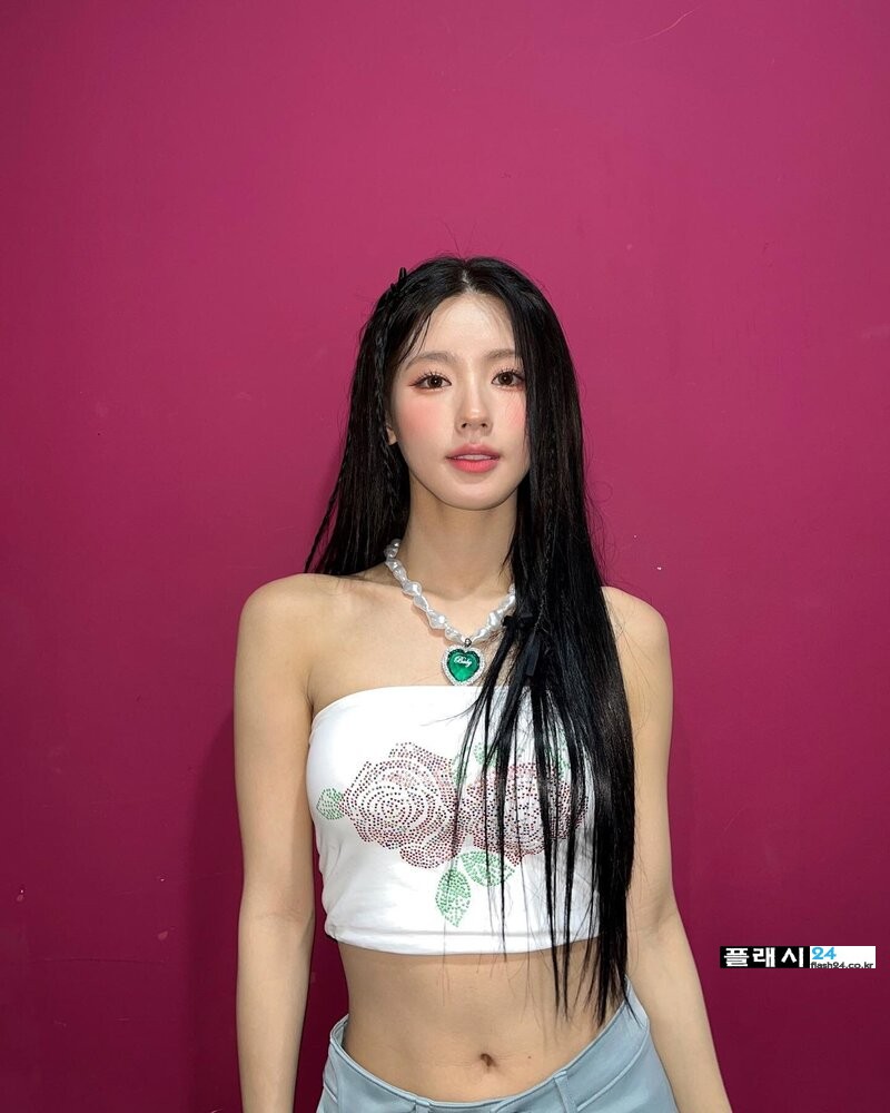 230527-G-I-DLE-Miyeon-Instagram-Update-documents-3.jpg