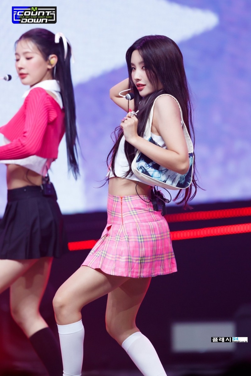 230601-G-I-DLE-Soyeon-Queencard-5.jpg