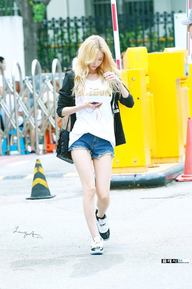 150717-Girls-Generation-YoonA-at-Music-Bank-4.jpg