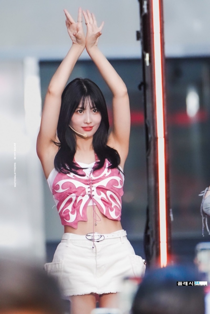 230705-TWICE-Momo-at-Today-Show-4.jpg