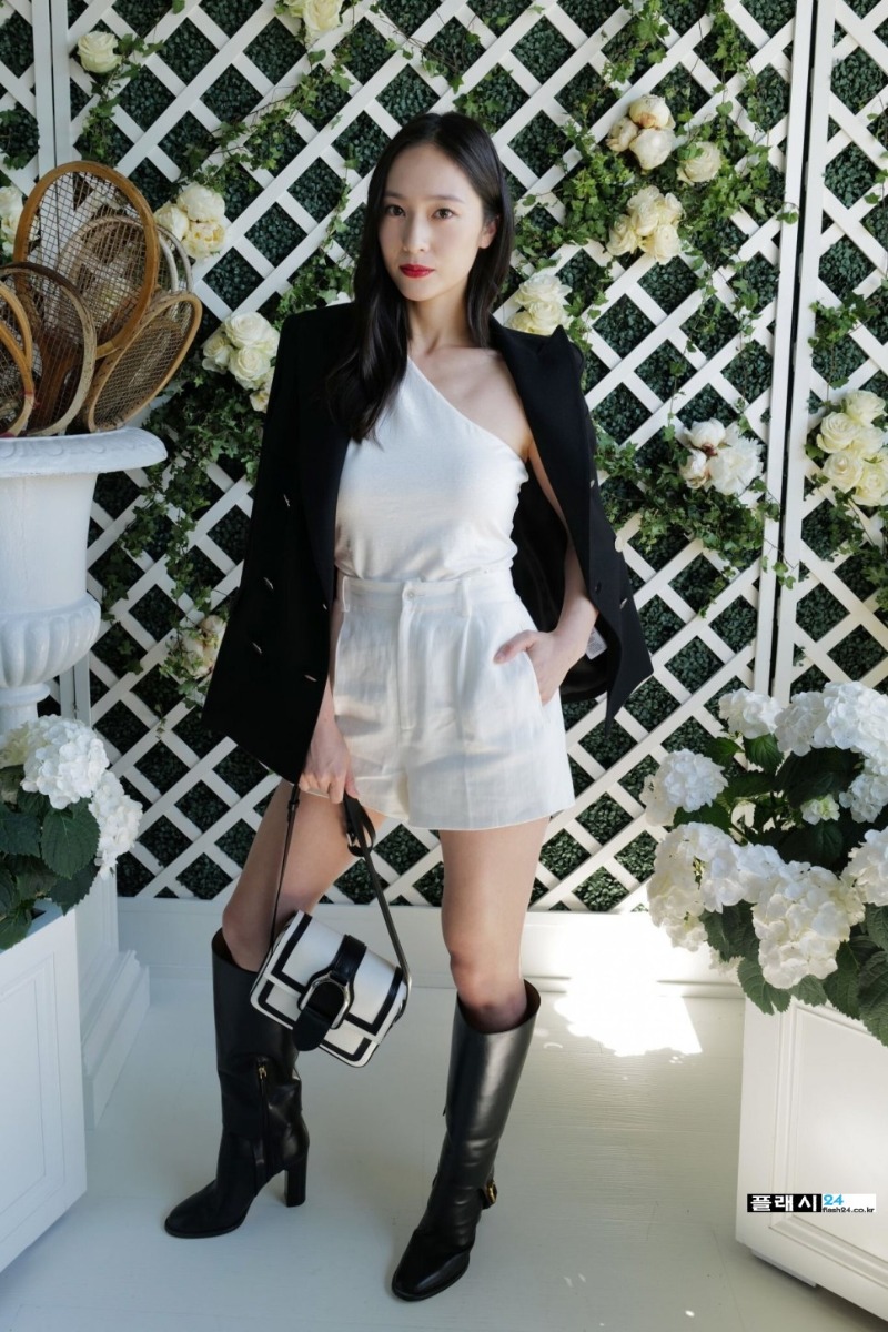 220710-KRYSTAL-JUNG-at-Wimbledon-2022-6.jpg