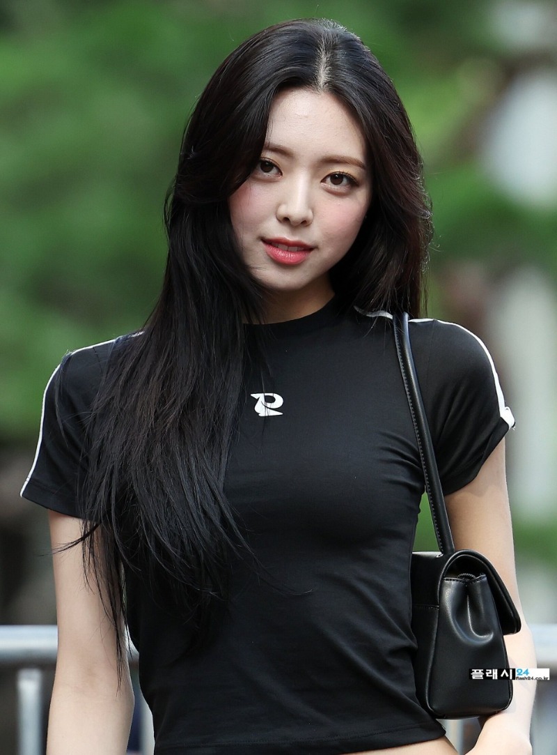 230825-ITZY-Yuna-Music-Bank-Recording-1.jpg