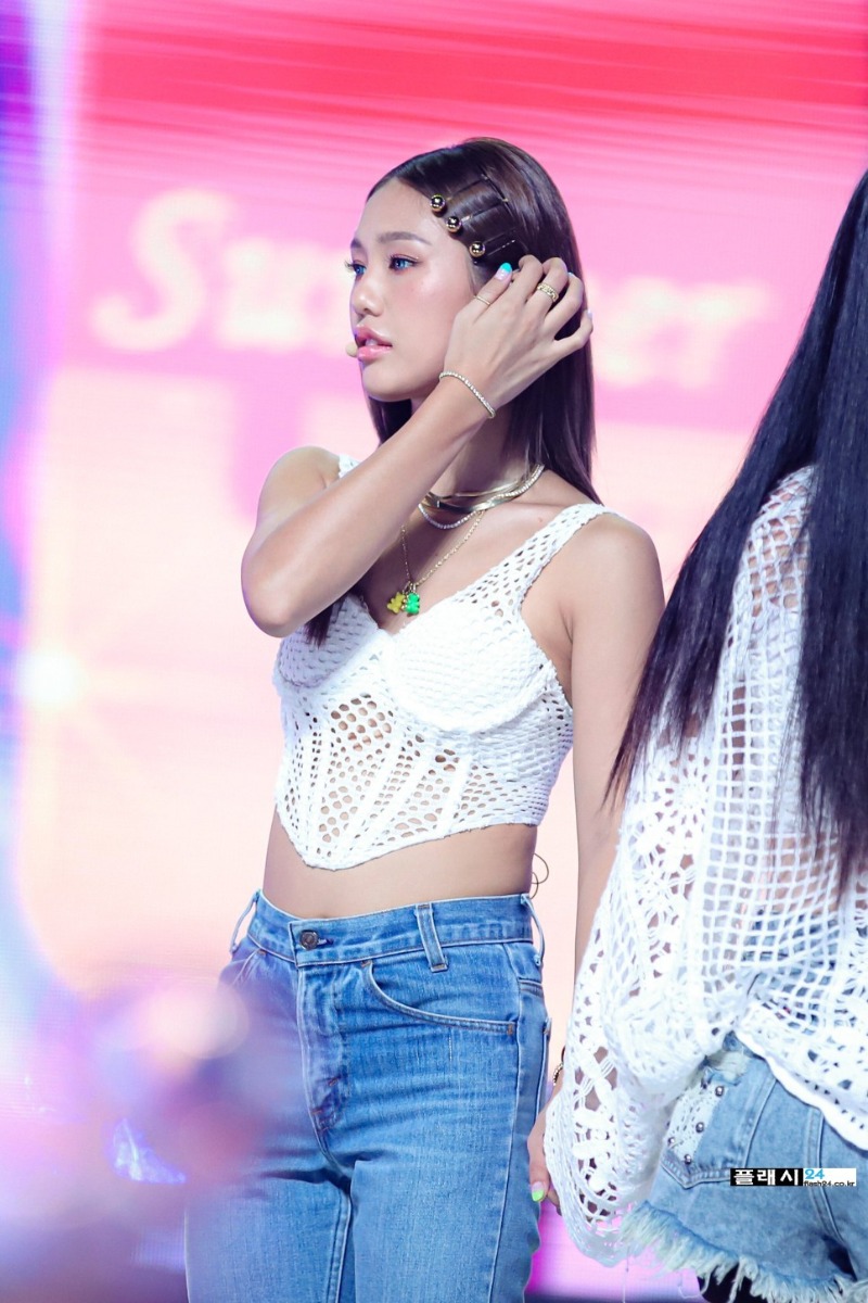 230802-OH-MY-GIRL-Mimi-Summer-Comes-3.jpg