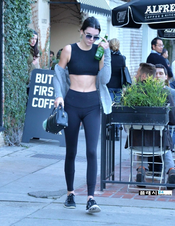 kendall-jenner-in-tights-out-in-beverly-hills-ca-1-8-2016-1.jpg