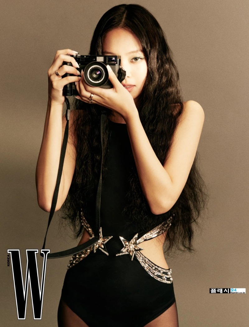 Jennie-for-W-Korea-November-2023-6.jpg