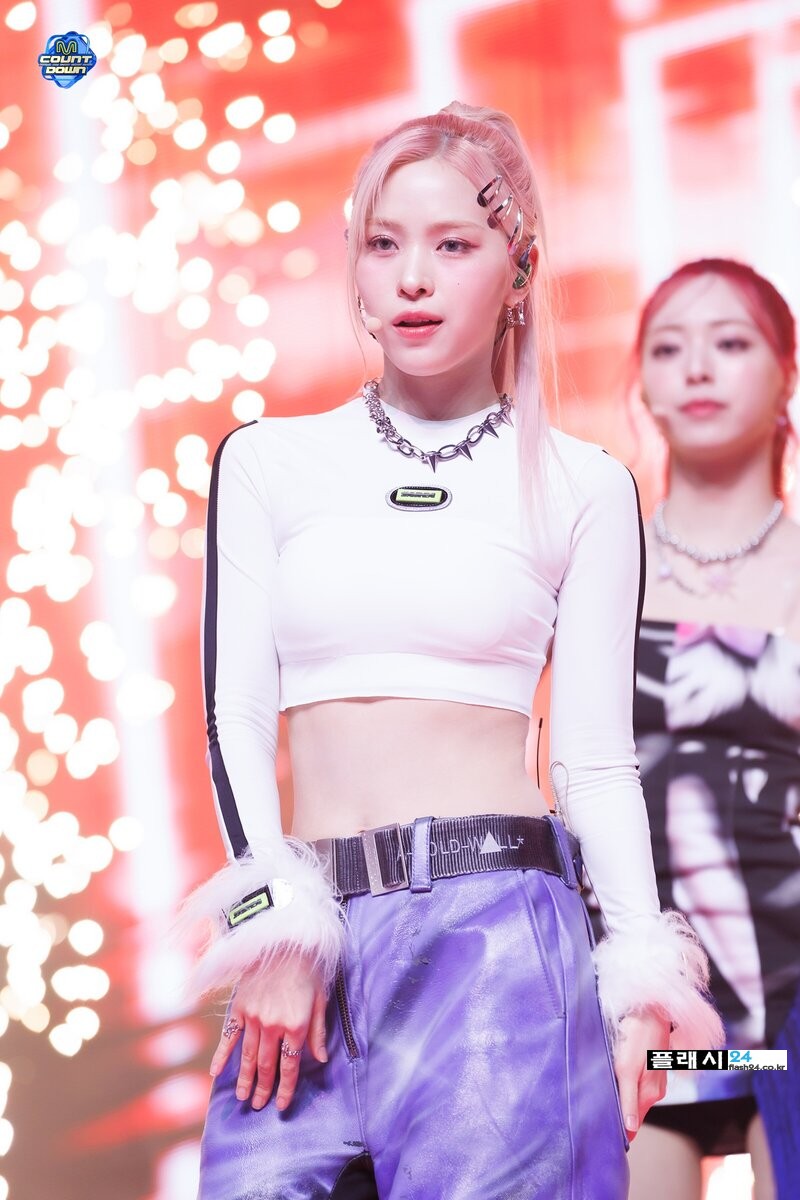 240111-ITZY-Ryujin-BORN-TO-BE-and-UNTOUCHABLE-at-M-Countdown-documents-1.jpg