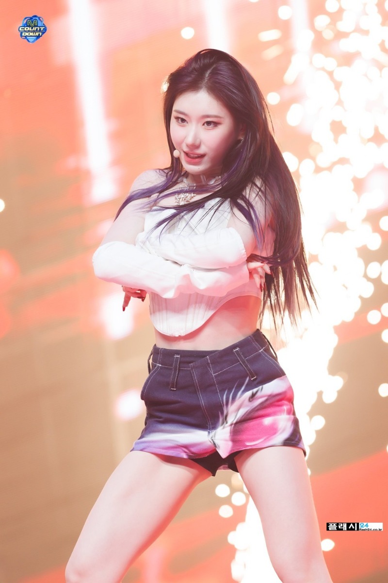 240111-ITZY-BORN-TO-BE-and-UNTOUCHABLE-2.jpg