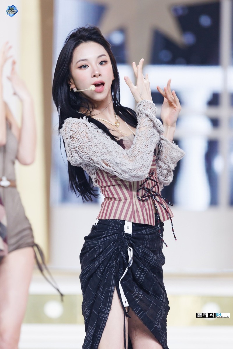 240229-TWICE-Chaeyoung-ONE-SPARK-at-M-Countdown-4.jpg