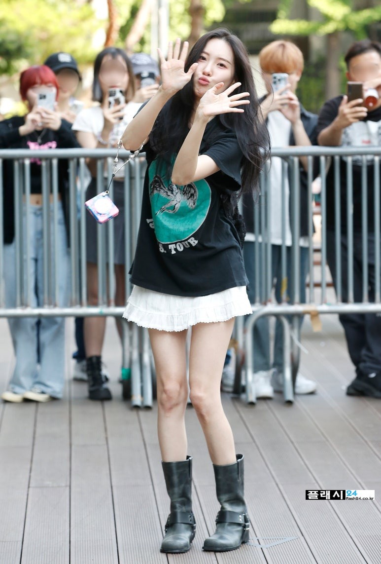 240614-Sunmi-Music-Bank-Commute-2.jpg