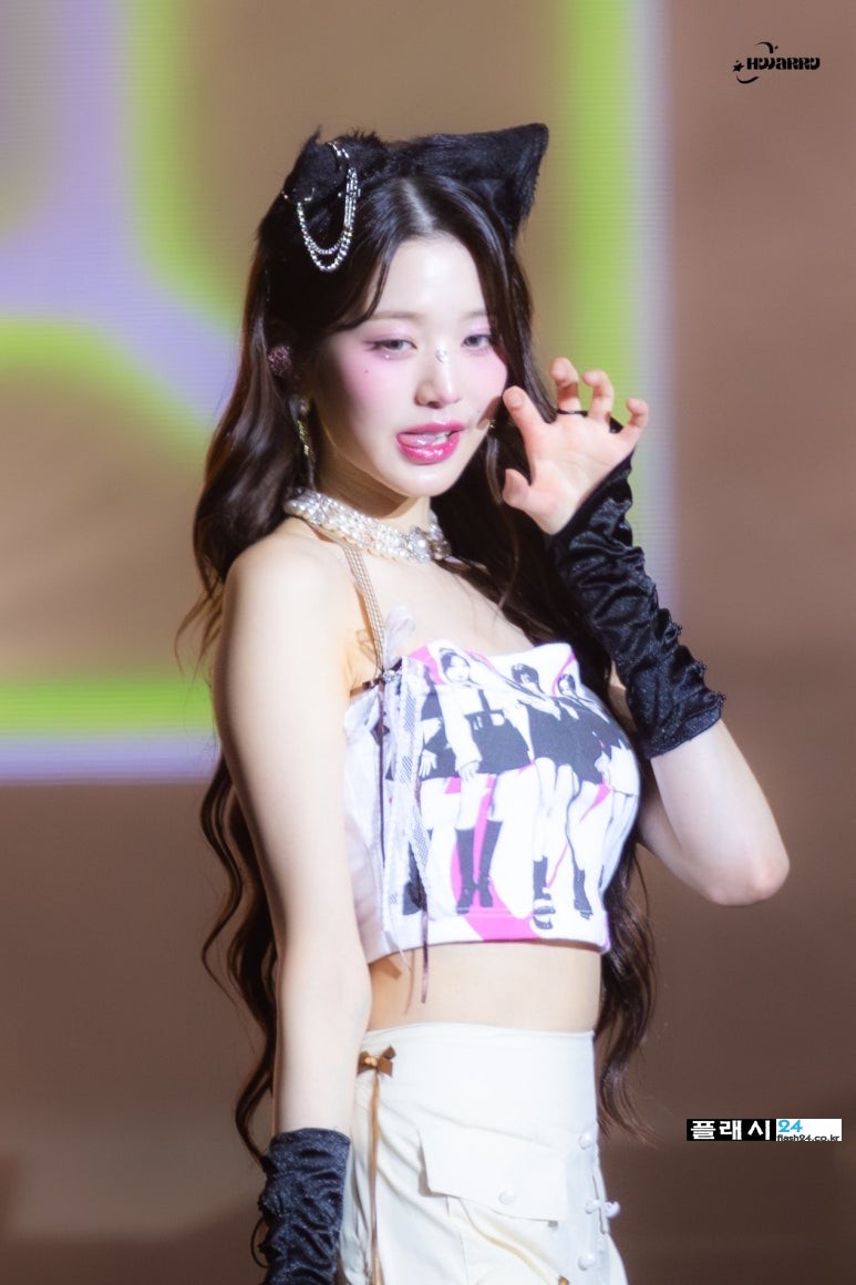 240707-WONYOUNG-in-Hong-Kong-Day-2-9.jpg