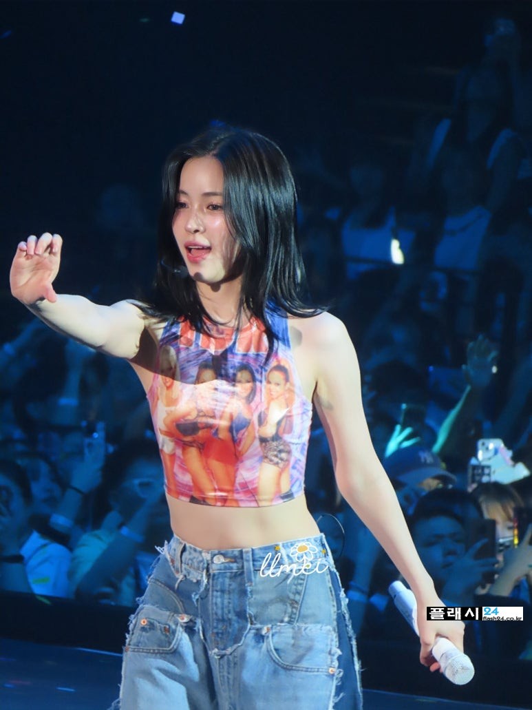 240810-ITZY-Born-To-Be-in-Hong-Kong-Ryujin-1.jpg