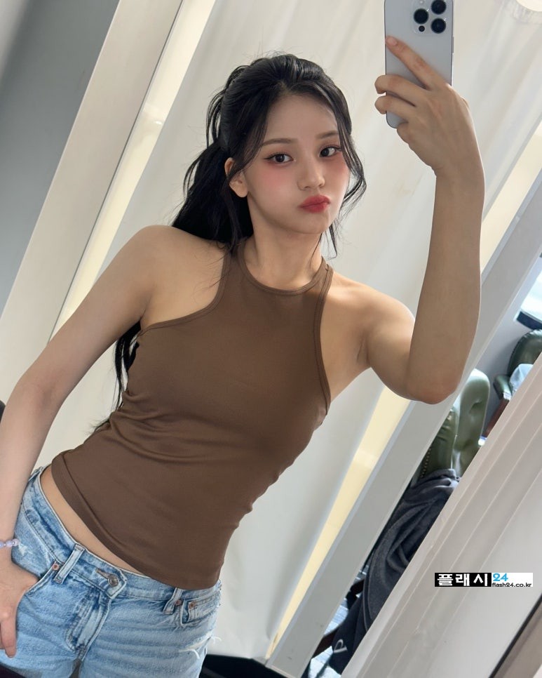 240804-VIVIZ-Umji-Instagram-4.jpg