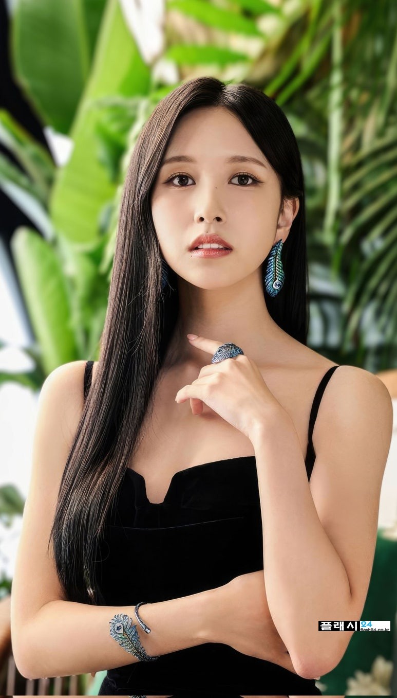 240911-TWICE-Mina-Boucheron-4.jpg