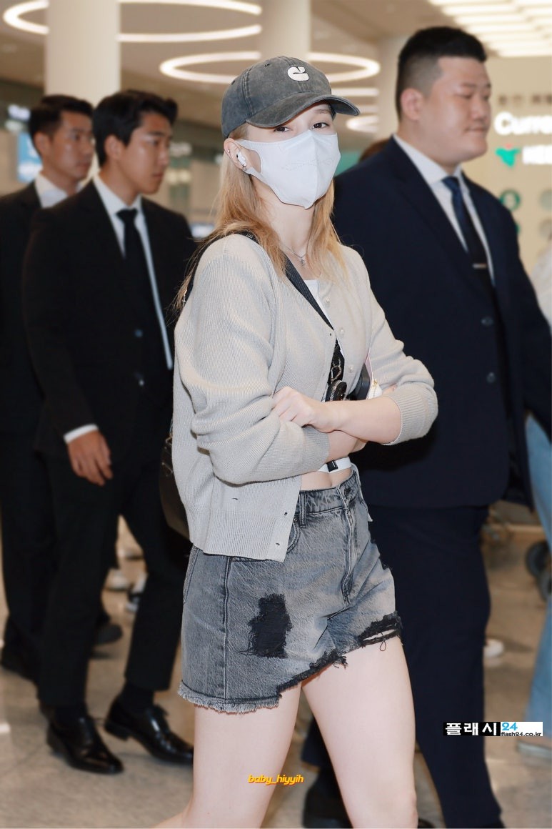 240908-Bahiyyih-at-ICN-Airport-6.jpg