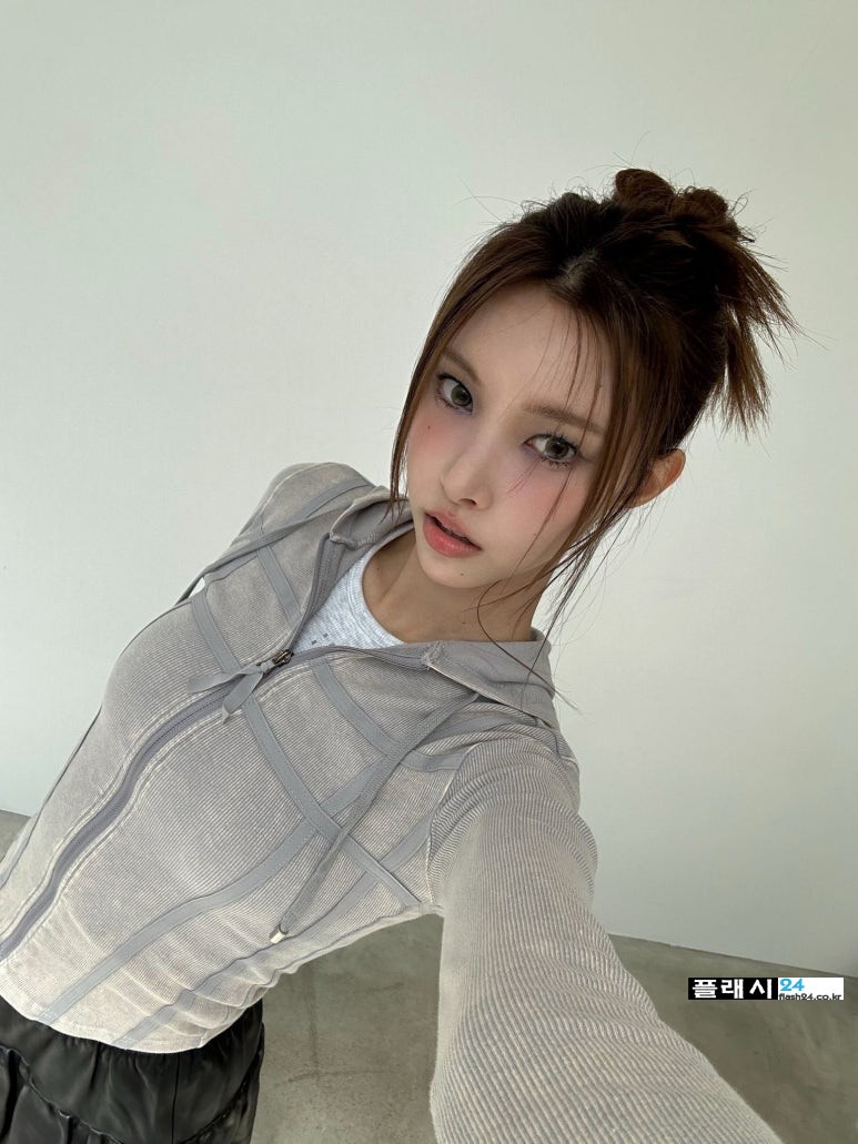 240911-ILLIT-Twitter-Update-Yunah-4.jpg