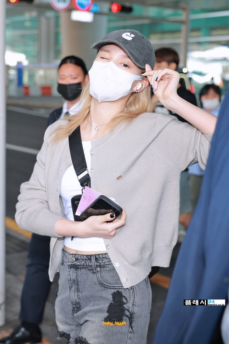 240908-Bahiyyih-at-ICN-Airport-2.jpg